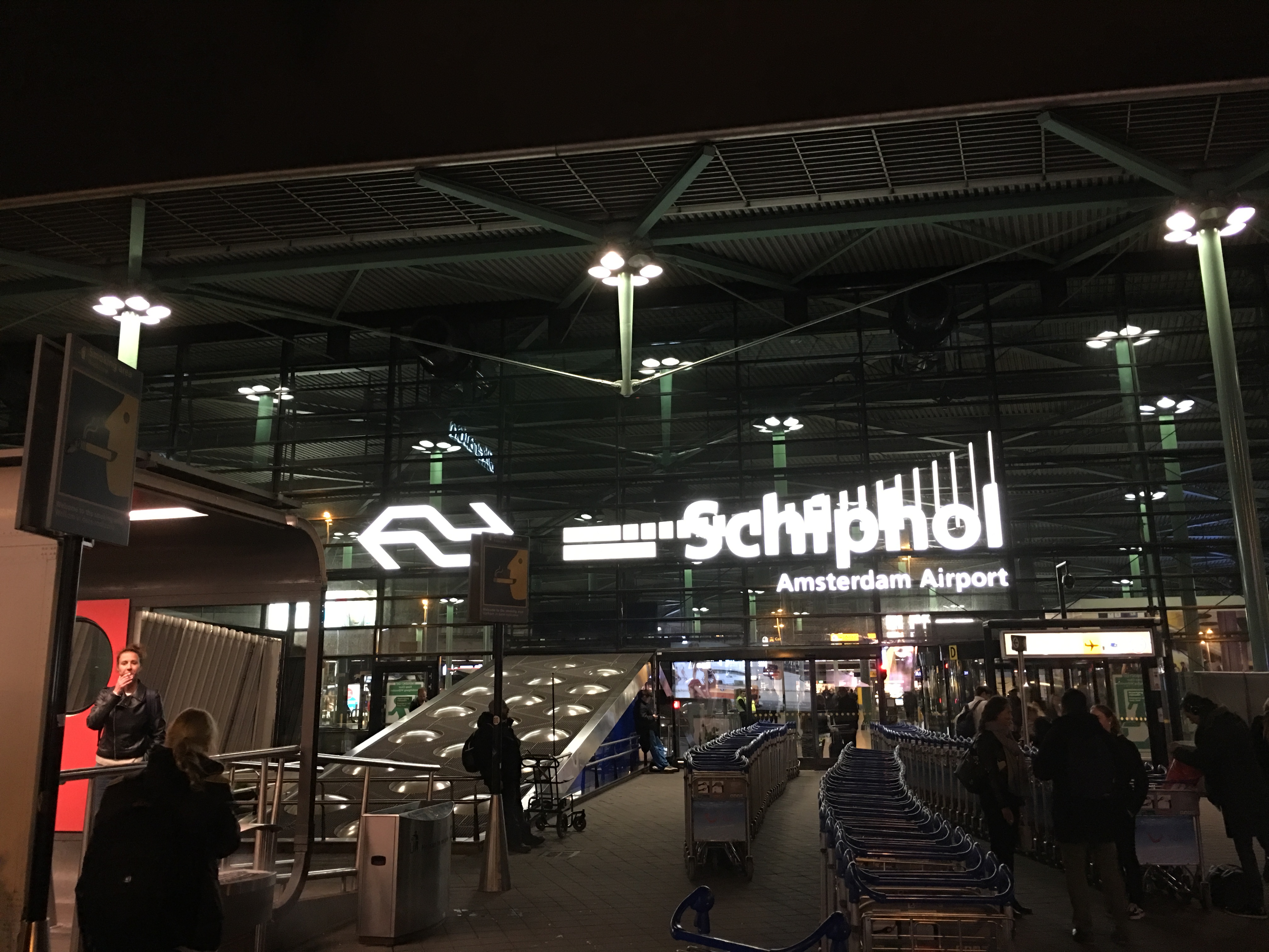 Amsterdam Schiphol Airport Customer Reviews | SKYTRAX