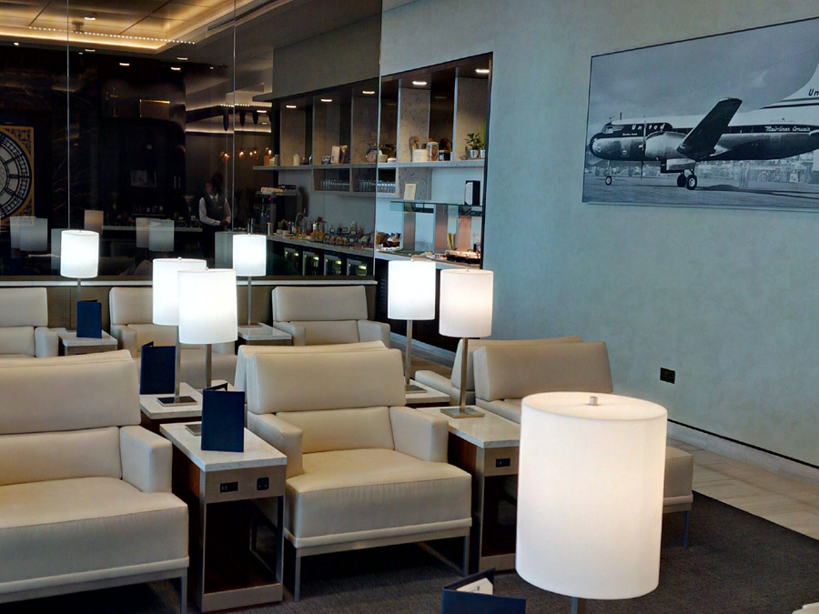 United Airlines First Class Lounge | SKYTRAX