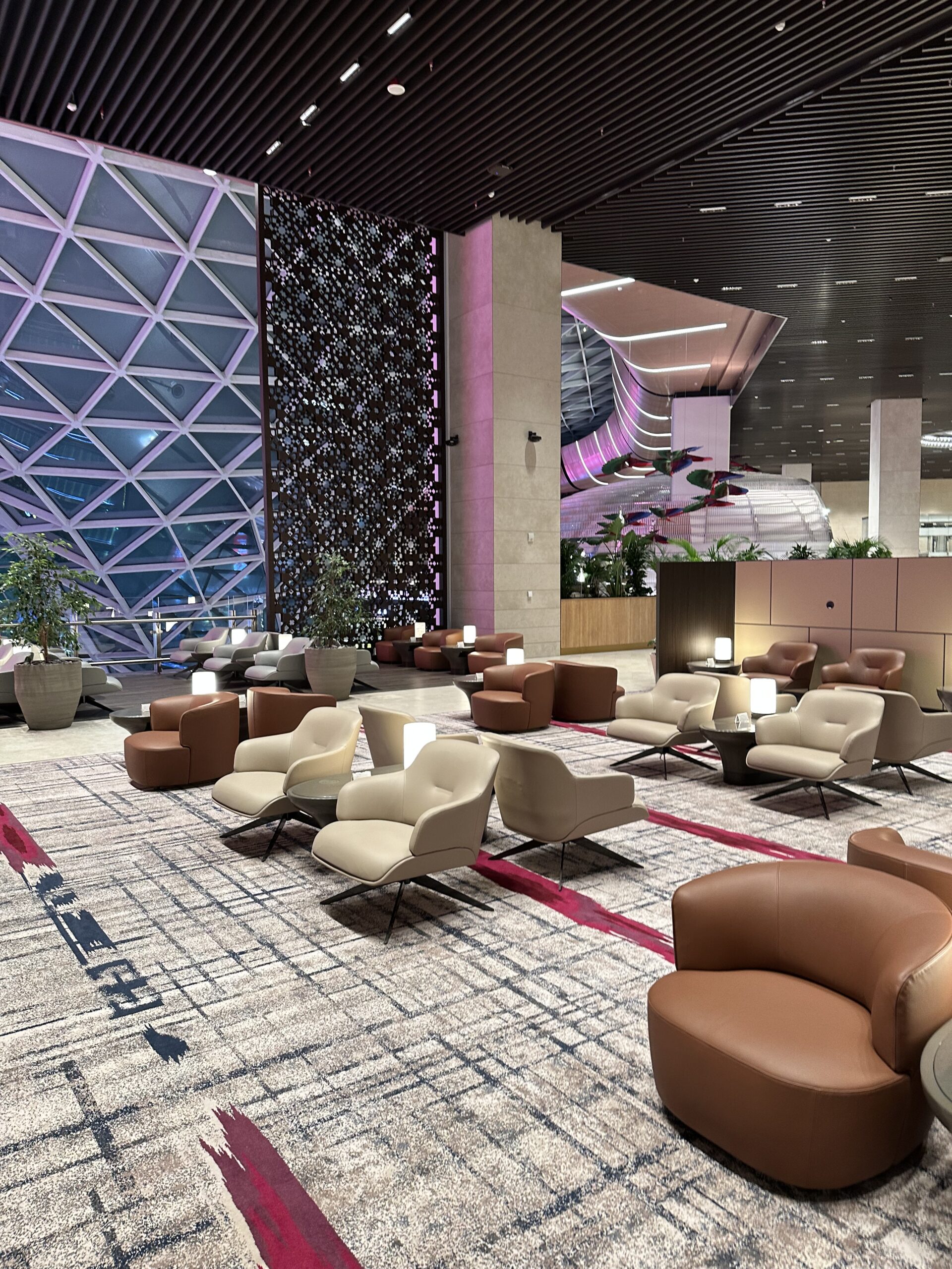 Visiting Qatar Airways' exclusive Doha Louis Vuitton Lounge